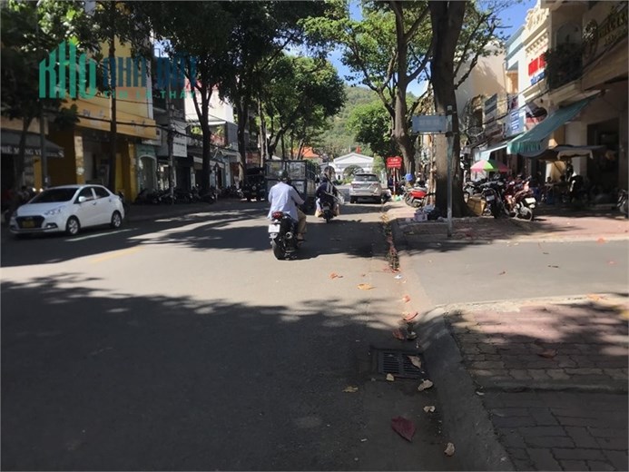 Cho thuê mặt bằng 1t3l đường phạm hồng thái, tpvt nhà kính sạch sẽ