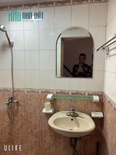 Bán nhà lô góc Cát Linh 40m2 x 4 tầng, gần phố, ngõ nông, chỉ 5 tỷ, 3 bước ra ga Cát Linh