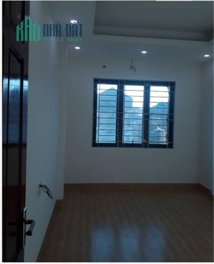 Bán gấp nhà Kim Chung diện tích 41 m2 - Nội thất xịn, sơn Kova, lan can gỗ lim, kiến trúc Châu Âu -