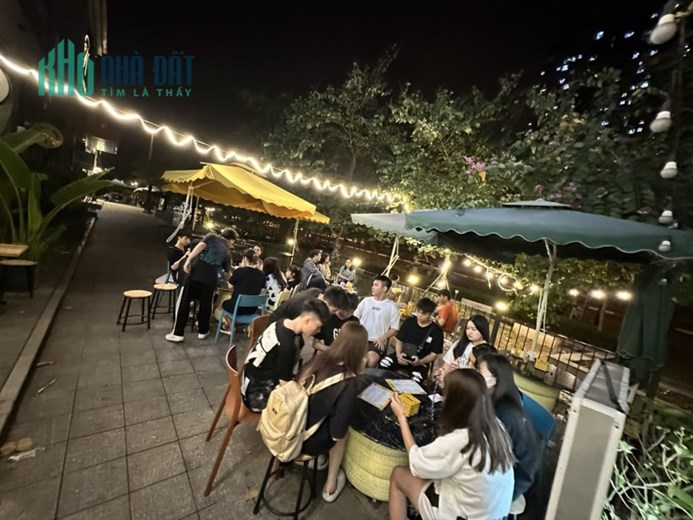 SANG NHƯỢNG QUÁN CAFE DO PHẢI CHUYỂN CÔNG TÁC XA NÊN MÌNH KO CÓ THỜI GIAN QUẢN LÝ QUÁN NÊN MÌNH