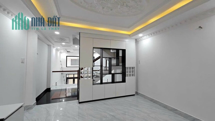 Cho thuê nhà nguyên căn 4 lầu tại đường Lạc Long Quân, Phường 3, Quận 11