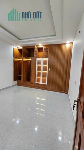 Cho thuê nhà nguyên căn 4 lầu tại đường Lạc Long Quân, Phường 3, Quận 11
