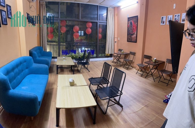 Do bận rộn con nhỏ sắp đi học nên không có thời gian tiếp quản ,cần sang nhượng lại quán Cafe