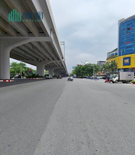 SIÊU PHẨM MẶT PHỐ PHẠM VĂN ĐỒNG 90M2, MẶT TIỀN 8M LÔ GÓC 3 THOÁNG, HÈ 8M, KD ĐỈNH,31,8 TỶ.