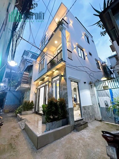 Bán nhà hẻm Hoàng Hoa Thám, Phú Nhuận,  xe hơi đỗ sát nhà