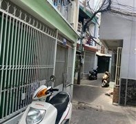 NHÀ BẾN VÂN ĐỒN, Q.4, HẼM 2M, DT: 6x9 , 2 TẦNG, NHỈNH 4 TỶ.