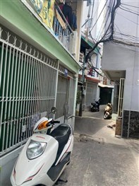 NHÀ BẾN VÂN ĐỒN, Q.4, HẼM 2M, DT: 6x9 , 2 TẦNG, NHỈNH 4 TỶ.