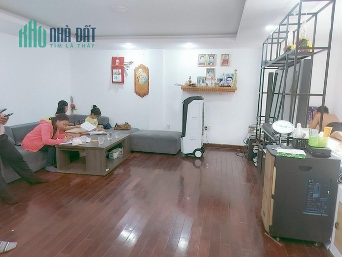 Bán nhà Mặt tiền Bàu Cát đôi, ngay Đồng Đen, DT: 8x22m, nhà 2 Tầng, tiện xây, 26 tỷ.
