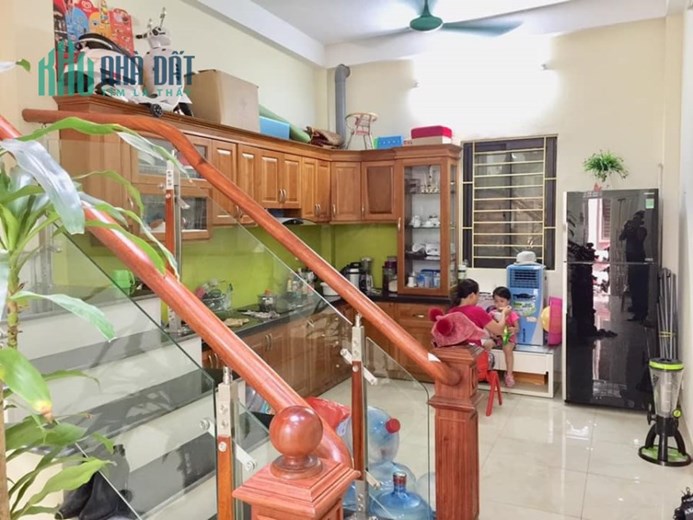 Chùa Láng, đẹp, oto gần, ngõ nông, 38m, 5T, mt 4m, 4.4 tỷ