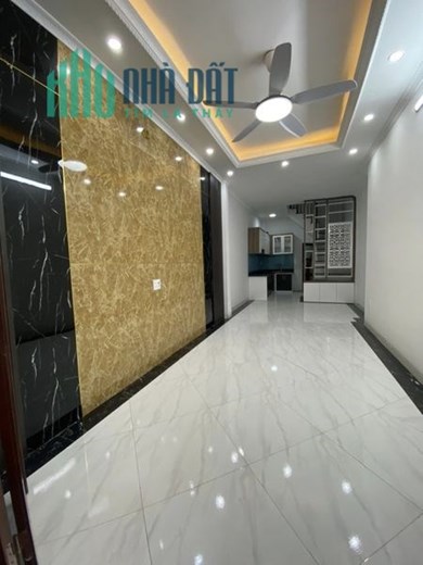 Bán nhà Trương định, trước nhà rộng gần 4m, Sh quay đầu thoải mái, DT37m2, giá 3.5 tỷ.