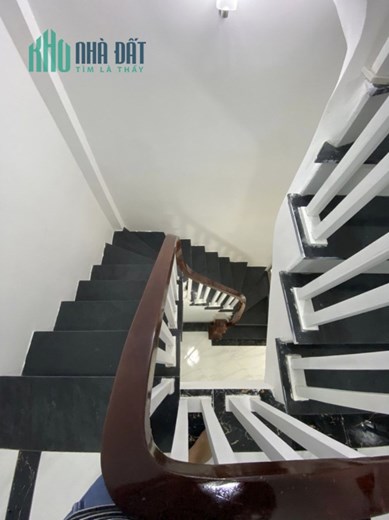 Bán nhà Trương định, trước nhà rộng gần 4m, Sh quay đầu thoải mái, DT37m2, giá 3.5 tỷ.