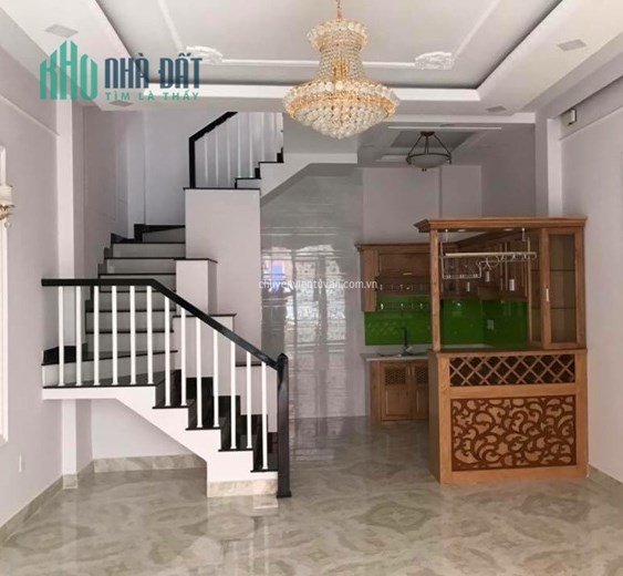 bán nhà trần bình trọng. 67,5m2, có sổ sẵn, đường vào ô tô