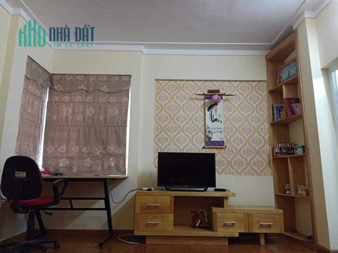 Cho thuê nhà nguyên căn, HGĐ, ở nhóm, 30m2, 5T, 4N, đủ đồ, Phạm Văn Đồng