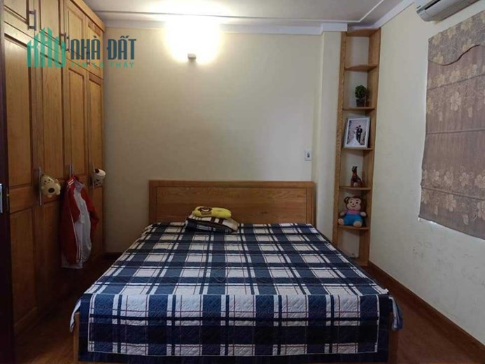 Cho thuê nhà nguyên căn, HGĐ, ở nhóm, 30m2, 5T, 4N, đủ đồ, Phạm Văn Đồng