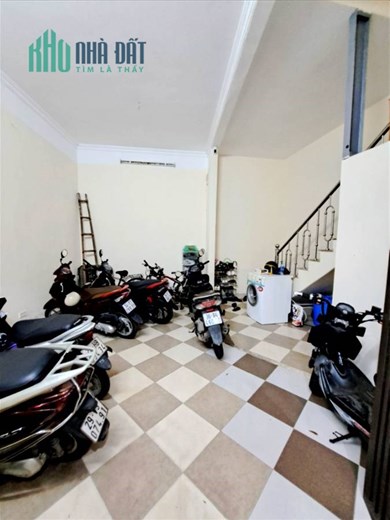 Ô TÔ-Kinh Doanh-Vương Thừa Vũ-32m-5 tầng-5.5 tỷ-TT Thanh Xuân