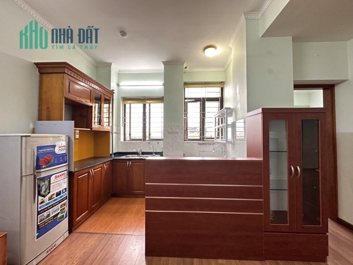 Chính chủ bán căn hộ tòa B11A KĐTM Nam Trung Yên cầu Giấy 65 m2 2 ngủ,2 wc ,1khach giá 2,5 tỷ.