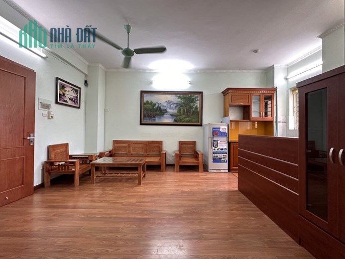 Chính chủ bán căn hộ tòa B11A KĐTM Nam Trung Yên cầu Giấy 65 m2 2 ngủ,2 wc ,1khach giá 2,5 tỷ.