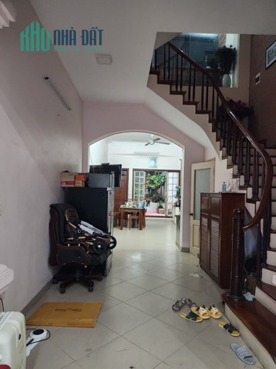 Chính chủ cần bán nhà 4 tầng mặt phố Bờ Sông Sét ngõ 553 Giải Phóng
