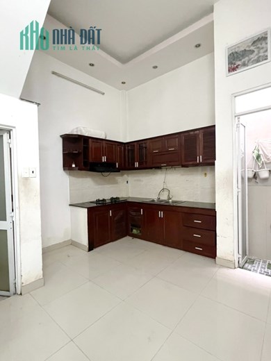 Cho thuê NNC 4 tầng hẻm ô tô đường Bùi Minh Trực P6Q8. Giá 10 triệu