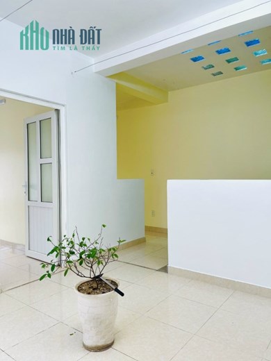 Bán nhà 48m2 x 3 tầng ngay ngõ Ngô Gia Tự giá 2.65 tỷ