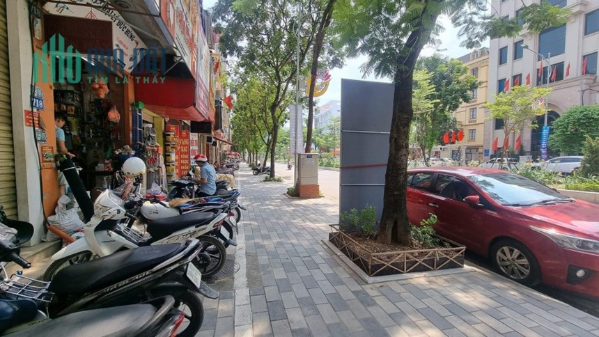 Bán Gấp Nhà Mặt Phố Lạc Long Quân 75m2 MT 6,5m Giá Chỉ 17,3 tỷ Gần Lotte Mal Tây Hồ LH 0968456498