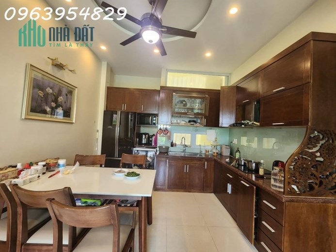 NHÀ MAI ANH TUẤN, QUẬN ĐỐNG ĐA, Ô TÔ TRÁNH, Ô TÔ VÀO NHÀ, CHỈ 18 TỶ