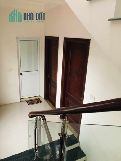 Cho thuê nhà nguyên căn, HGĐ, 50m2, 5T, 5N, đủ đồ, 14.5tr, Tân Xuân.
