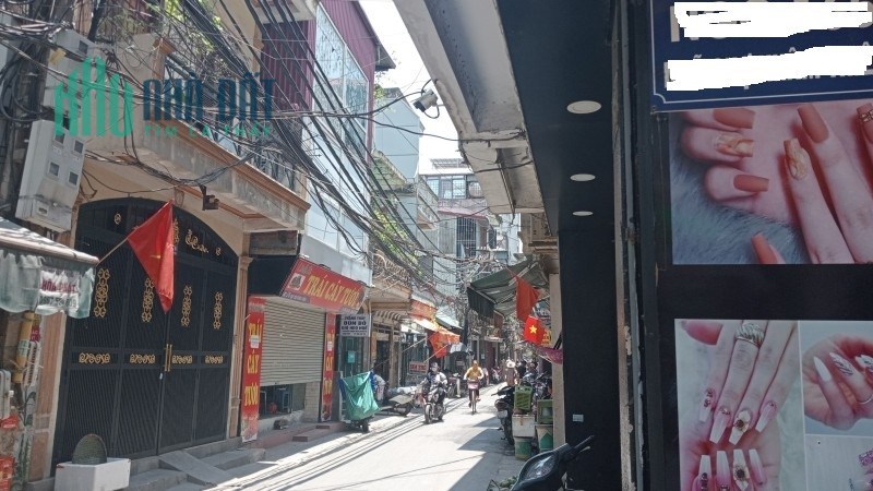 Bán nhà Chợ Khâm Thiên, Đống Đa, 30m2, 3 tầng, MT4m, gần phố, giá 3 tỷ