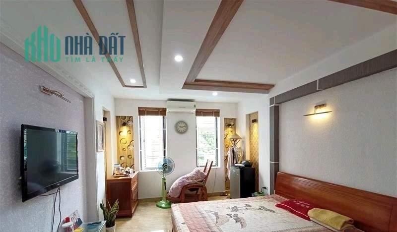 Bán nhà ngõ ô.tô đường Nguyễn Văn Linh, 78m 4 tầng GIÁ 3.75 tỉ gần Thiên Lôi