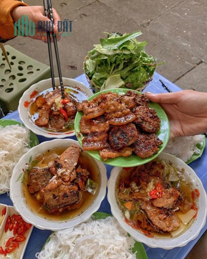 Tadaaaa… Quận Tân Bình chúng ta có gì?? ĂN LÀ GHIỀN - Quán Bún chả Hà Nội và bún đậu mắm tôm Phố Cổ