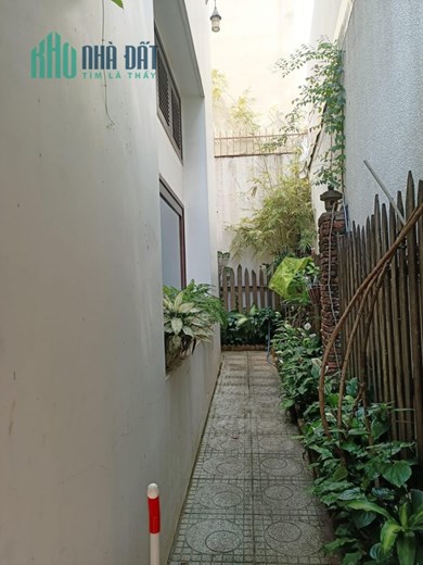 Bán nhà Mặt tiền Bàu Cát ngay Đồng Đen, DT: 8x22m, nhà 2 Tầng, tiện xây Biệt thự, 26 tỷ.