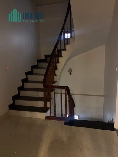 Cho thuê nhà 3 tầng 1 tum ngõ 10 phố Thanh Lãm, Hà Đông, Hà Nội