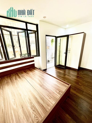 NHÀ TAM TRINH PHÂN LÔ DIỆN TÍCH RỘNG ÔTÔ VÀO NHÀ GẦN NGÃ TƯ MINH KHAI