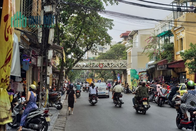 HIẾM THẤY!!! NHÀ MẶT PHỐ CỔ TẠI PHỐ HÀNG GIẤY 110M2; 2 TẦNG