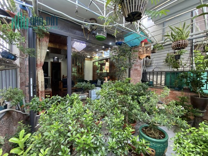 BÁN BIỆT THỰ VỚI THIẾT KẾ  SÂN VƯỜN TUYỆT ĐẸP, KHU VỰC VIEW SÔNG . TẠI ĐẠI MẠCH. DT 400M. OTO TRÁNH