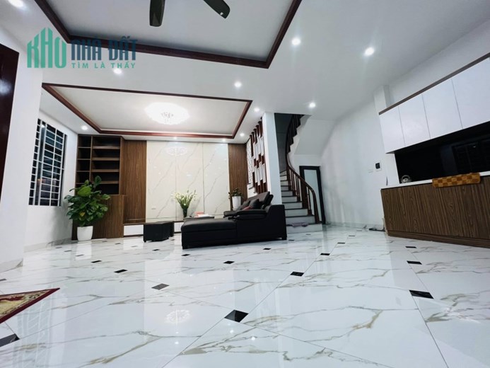 BÁN NHÀ QUỐC TỬ GIÁM, LÔ GÓC, 10M Ô TÔ, 59m2 5T MT7.5M, GIÁ 6.8 TỶ