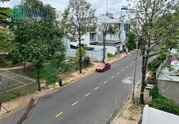Nhà mặt tiền đường D2 tăng nhơn phú A, DT 110m , 3 lầu, vị trí đẹp