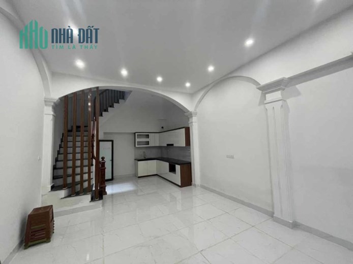Bán nhà Xã Đàn, Đống Đa 38m, 5T, Mt 5m sát phố, ngõ thông, 2 thoáng, chỉ 4.45 tỷ
