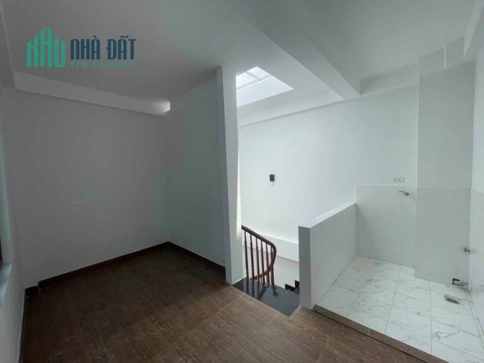 Bán nhà Xã Đàn, Đống Đa 38m, 5T, Mt 5m sát phố, ngõ thông, 2 thoáng, chỉ 4.45 tỷ