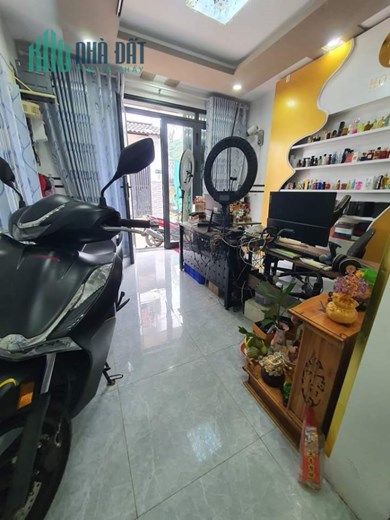 Nhà bán 840 đường hương lộ 2 hẻm xe hơi Bình tân giá 3.3 tỷ