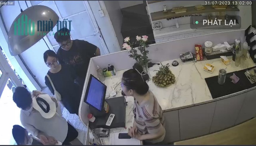 Chủ Quán Tháng Sau Đẻ Nên Sang Nhượng Gấp Quán Ăn Đang Hoạt Động Tốt Vị Trí Đẹp.