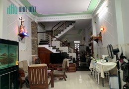 Bán Nhà Mặt Tiền Ngay Chợ Tân Hương Dt 4.5m x 19m, 3 tầng , 3pn Giá Chỉ 10,5 tỷ