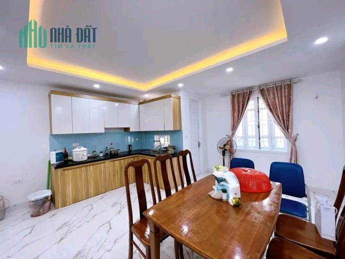 64m 5 Tầng Nhà Phân Lô Ô Tô Ngủ Trong Nhà. 3 Thoáng Ngõ Thông Tứ Phía. Chủ Thiện Chí Bán