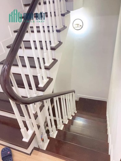 Bán nhà Kim Mã 28m2*5T, 3PN 60m ra phố ngõ 3 gác vù vù 3.6 tỷ
