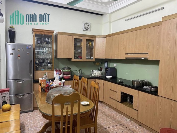 Bán nhà Đội Cấn 28m2*5T, 3PN  ra phố nhà binh cực gần ngõ 3 gác vù vù 3.5 tỷ