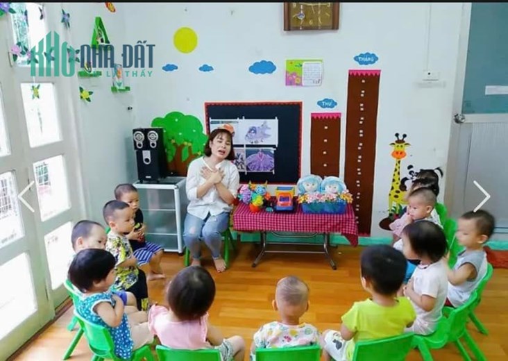 Bán tòa nhà VP phố Hoa Lâm cạnh chợ Việt Hưng, DT110m,  mặt tiền 10m, 7 tầng, giá hơn 14 tỷ.