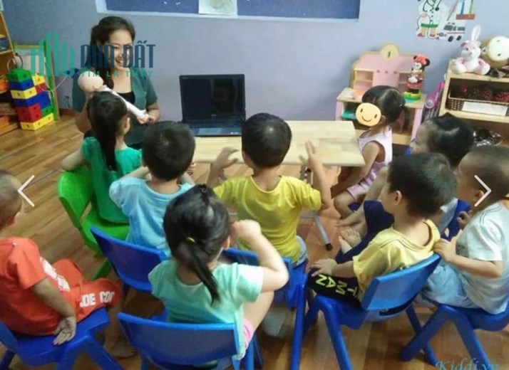 Bán tòa nhà VP phố Hoa Lâm cạnh chợ Việt Hưng, DT110m,  mặt tiền 10m, 7 tầng, giá hơn 14 tỷ.