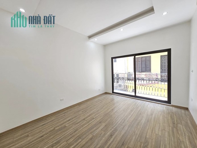 Hot! Nhà mới đẹp Trần Quốc Hoàn gần phố khu vực vip nhiều tiện ích nhà 2 mặt ngõ ô tô vào giá chỉ