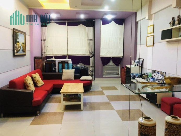 Nhà Pháo Đài Láng sát Nguyễn Chí Thanh, DT 65m2, 5T, MT 4.5m, Nhỉnh 8 tỷ.