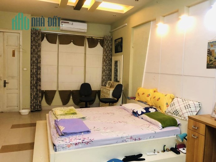 Nhà Pháo Đài Láng sát Nguyễn Chí Thanh, DT 65m2, 5T, MT 4.5m, Nhỉnh 8 tỷ.